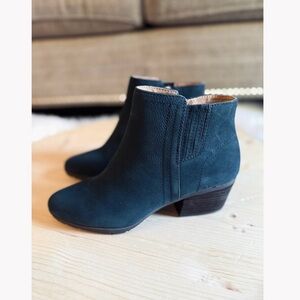 Blondo Valli Waterproof Ankle Side Zip Heeled Booties Women’s Sz 7.5